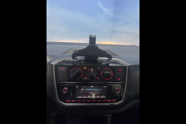 Volkswagen up! 1.0 BMT move up!