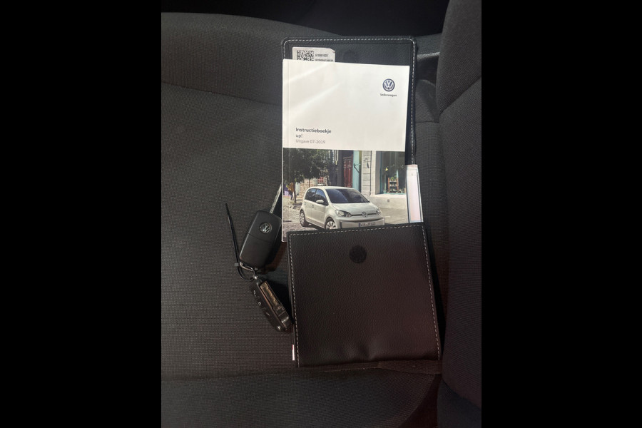 Volkswagen up! 1.0 BMT move up!