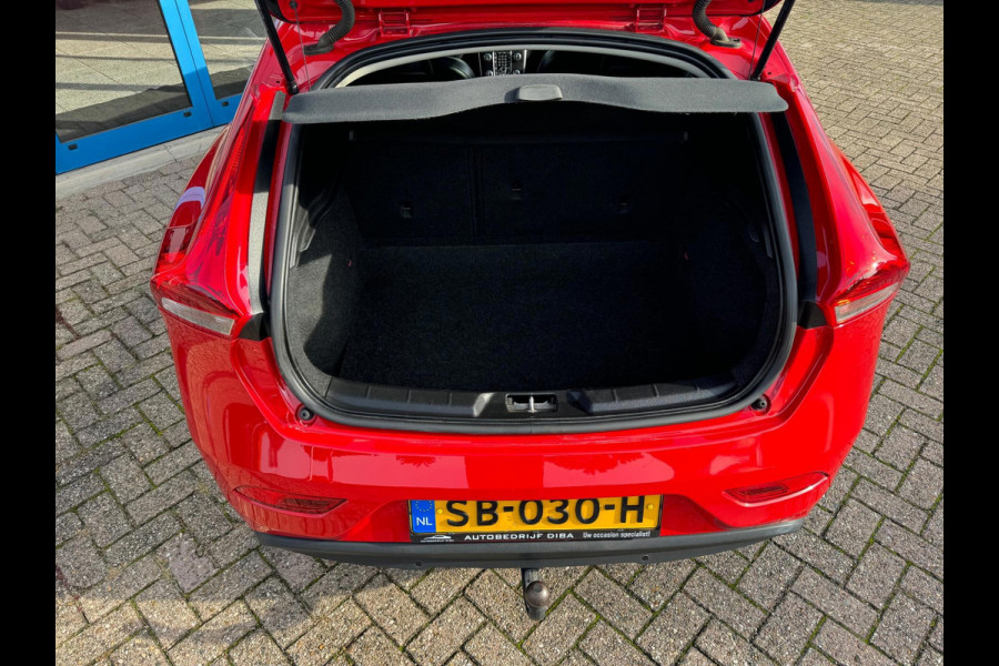 Volvo V40 2.0 D2 Nordic+ 2018 AUT NAVI LEDER Trekh EXPORT