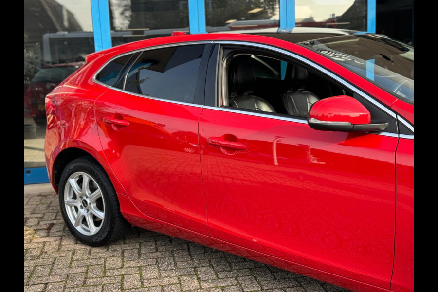 Volvo V40 2.0 D2 Nordic+ 2018 AUT NAVI LEDER Trekh EXPORT