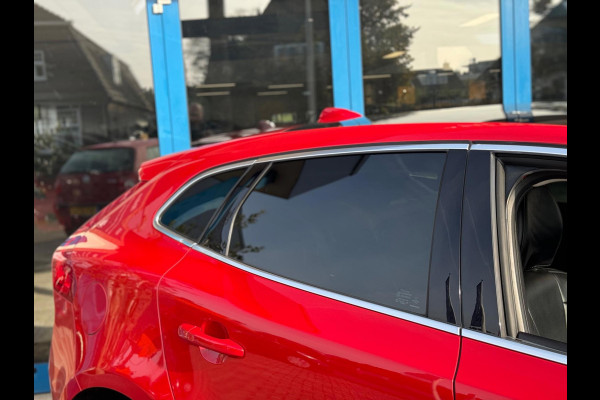 Volvo V40 2.0 D2 Nordic+ 2018 AUT NAVI LEDER Trekh EXPORT