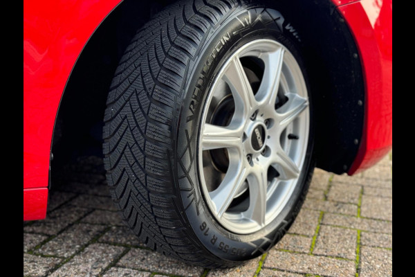 Volvo V40 2.0 D2 Nordic+ 2018 AUT NAVI LEDER Trekh EXPORT
