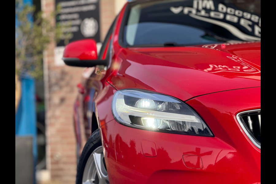 Volvo V40 2.0 D2 Nordic+ 2018 AUT NAVI LEDER Trekh EXPORT