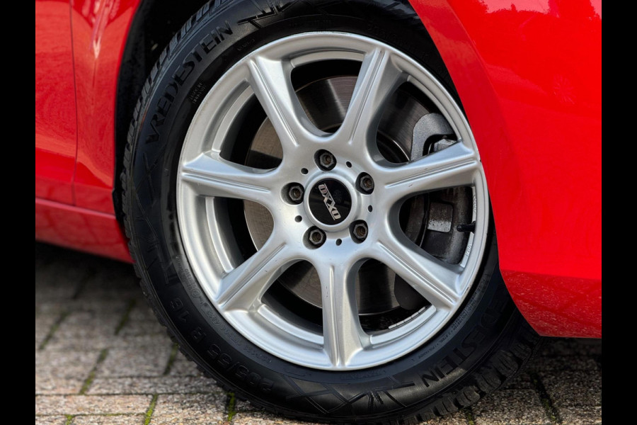 Volvo V40 2.0 D2 Nordic+ 2018 AUT NAVI LEDER Trekh EXPORT