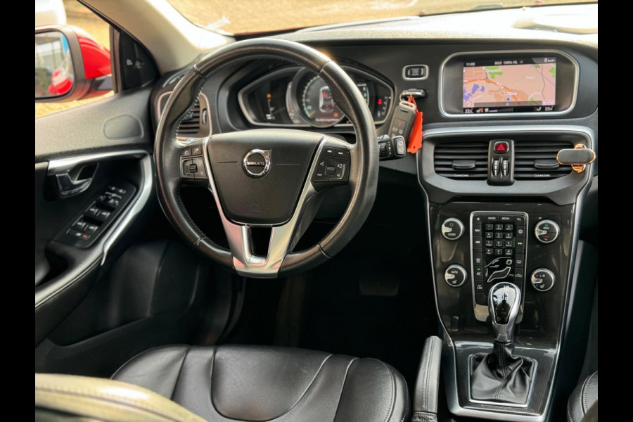 Volvo V40 2.0 D2 Nordic+ 2018 AUT NAVI LEDER Trekh EXPORT