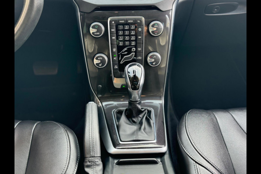 Volvo V40 2.0 D2 Nordic+ 2018 AUT NAVI LEDER Trekh EXPORT