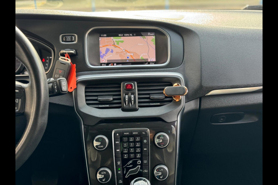 Volvo V40 2.0 D2 Nordic+ 2018 AUT NAVI LEDER Trekh EXPORT