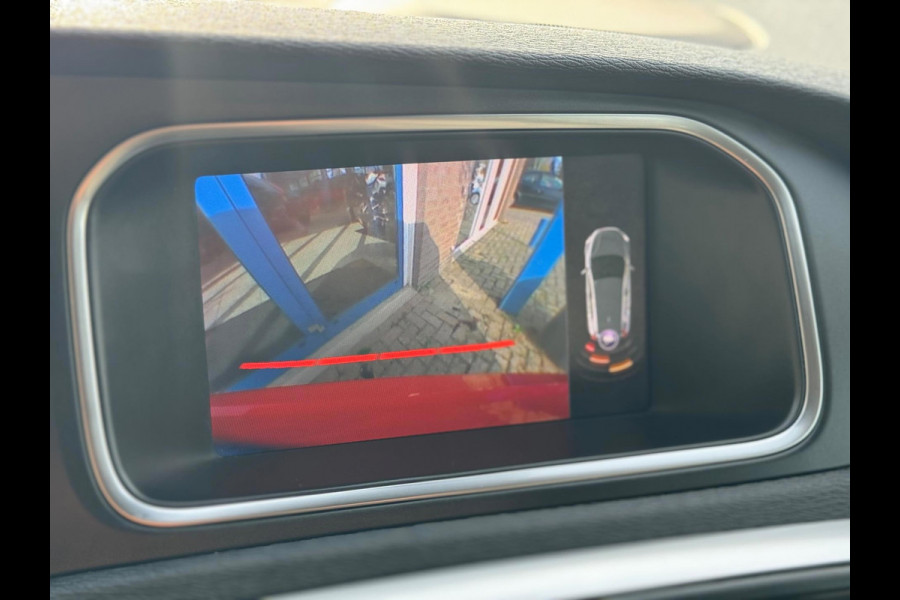 Volvo V40 2.0 D2 Nordic+ 2018 AUT NAVI LEDER Trekh EXPORT