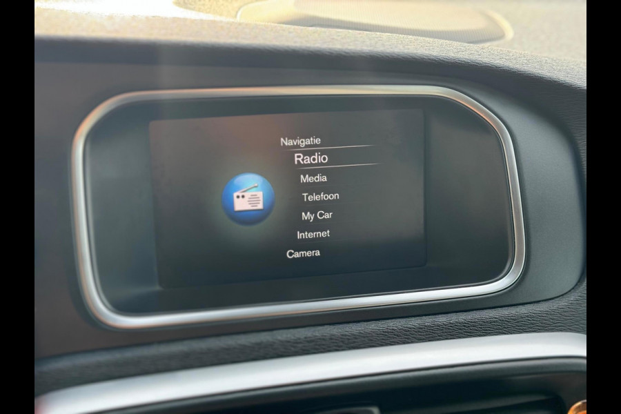 Volvo V40 2.0 D2 Nordic+ 2018 AUT NAVI LEDER Trekh EXPORT