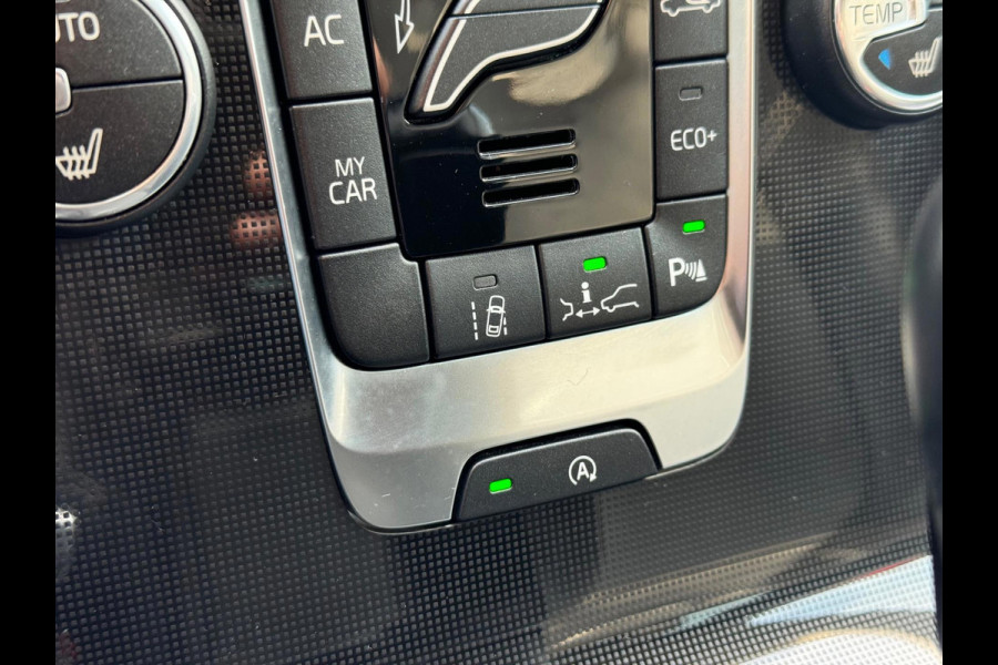 Volvo V40 2.0 D2 Nordic+ 2018 AUT NAVI LEDER Trekh EXPORT