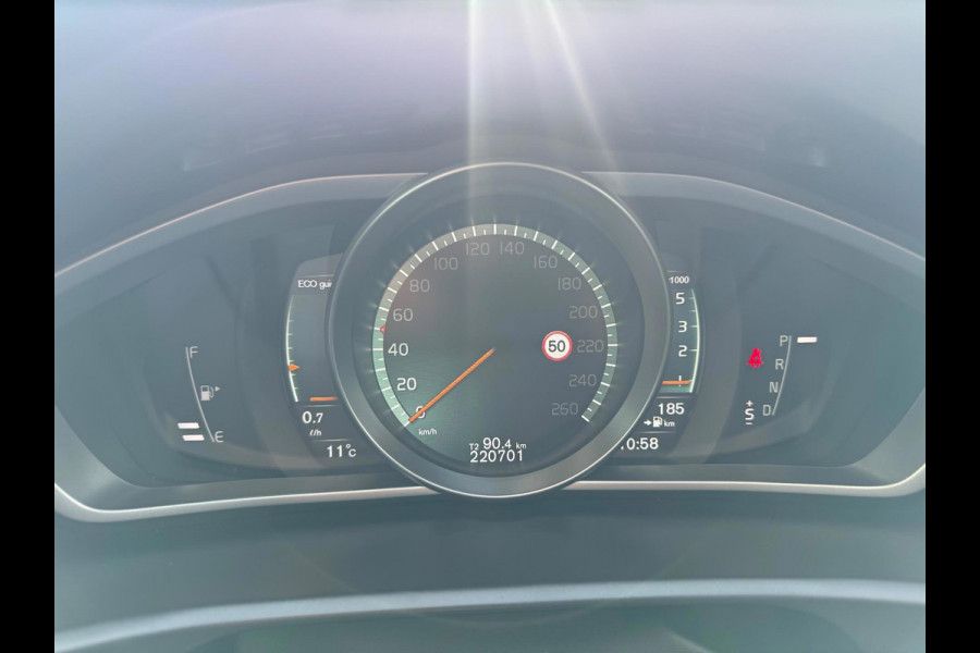 Volvo V40 2.0 D2 Nordic+ 2018 AUT NAVI LEDER Trekh EXPORT
