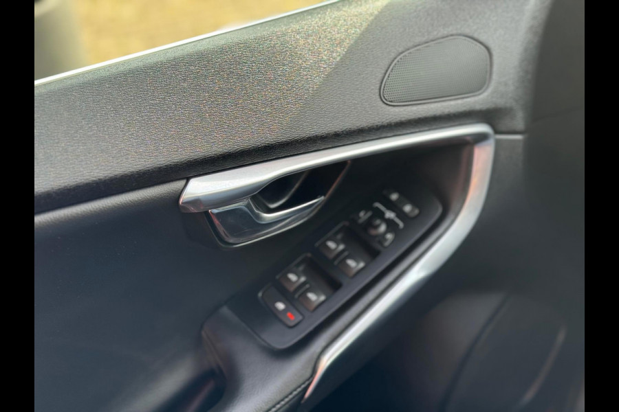 Volvo V40 2.0 D2 Nordic+ 2018 AUT NAVI LEDER Trekh EXPORT