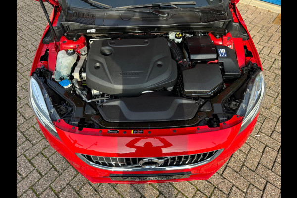 Volvo V40 2.0 D2 Nordic+ 2018 AUT NAVI LEDER Trekh EXPORT
