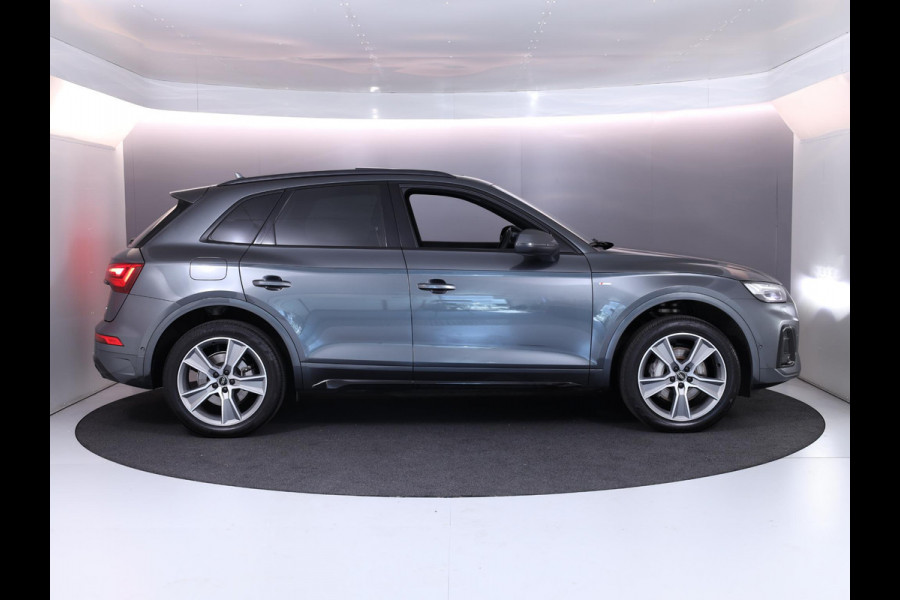 Audi Q5 50 TFSI e S edition Competition 299pk |  Panoramadak | Assistent tour pakket | Wegklapbare trekhaak | B&O Audio