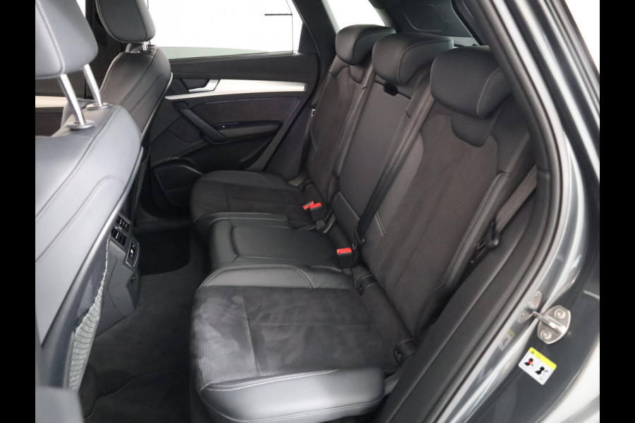 Audi Q5 50 TFSI e S edition Competition 299pk |  Panoramadak | Assistent tour pakket | Wegklapbare trekhaak | B&O Audio