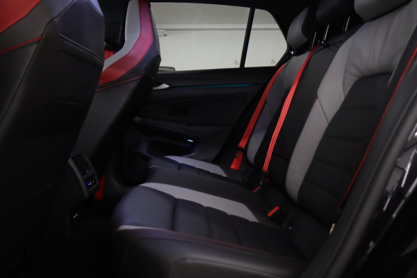 Volkswagen Golf 2.0 TSI GTI CLUBSPORT /PANO/ACC/CAM/CARPLAY/IQ-LIGHT/STOELVERWARMING/VOLL