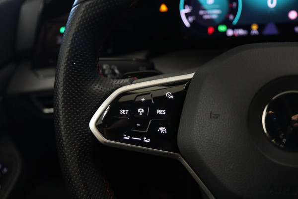 Volkswagen Golf 2.0 TSI GTI CLUBSPORT /PANO/ACC/CAM/CARPLAY/IQ-LIGHT/STOELVERWARMING/VOLL