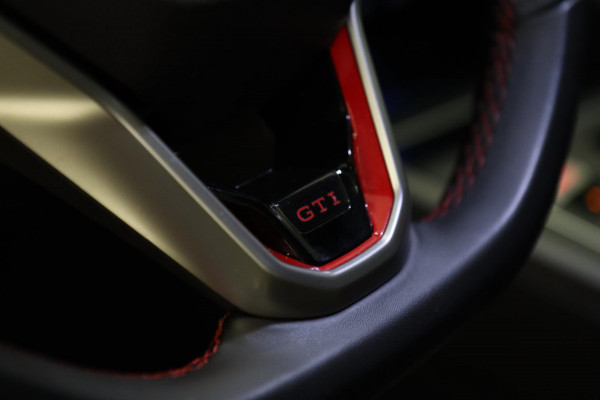 Volkswagen Golf 2.0 TSI GTI CLUBSPORT /PANO/ACC/CAM/CARPLAY/IQ-LIGHT/STOELVERWARMING/VOLL