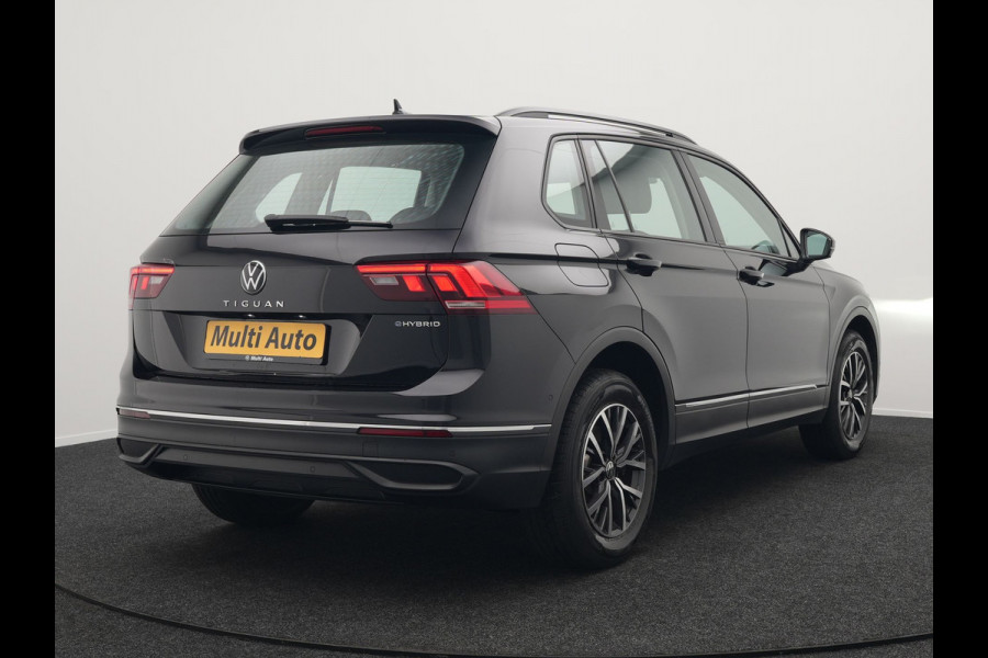 Volkswagen Tiguan eHybrid Life Edition Plug In Hybrid 245pk PHEV | Adaptive Cruise | Verwarmde Stoelen & Stuur | Lane Assist | Virtual | Navigatie | DAB |