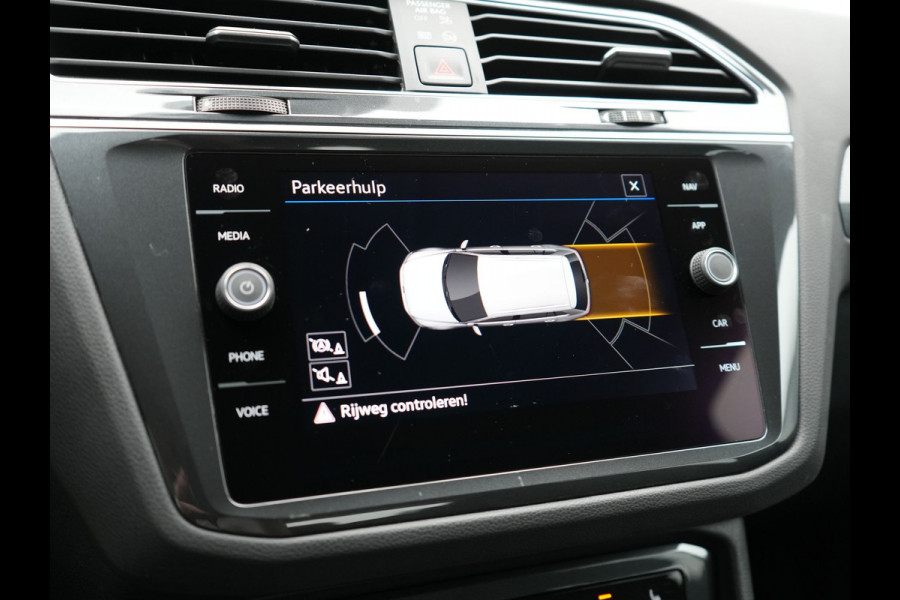 Volkswagen Tiguan eHybrid Life Edition Plug In Hybrid 245pk PHEV | Adaptive Cruise | Verwarmde Stoelen & Stuur | Lane Assist | Virtual | Navigatie | DAB |