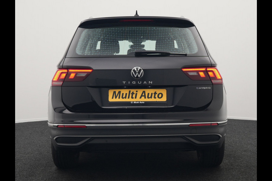 Volkswagen Tiguan eHybrid Life Edition Plug In Hybrid 245pk PHEV | Adaptive Cruise | Verwarmde Stoelen & Stuur | Lane Assist | Virtual | Navigatie | DAB |