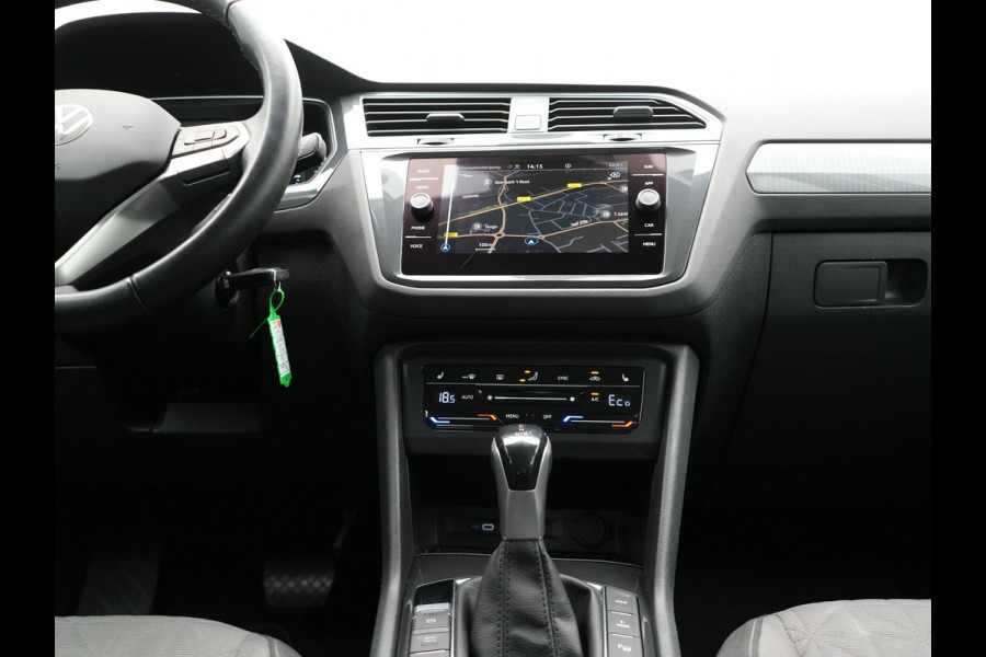 Volkswagen Tiguan eHybrid Life Edition Plug In Hybrid 245pk PHEV | Adaptive Cruise | Verwarmde Stoelen & Stuur | Lane Assist | Virtual | Navigatie | DAB |