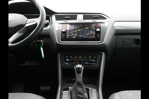 Volkswagen Tiguan eHybrid Life Edition Plug In Hybrid 245pk PHEV | Adaptive Cruise | Verwarmde Stoelen & Stuur | Lane Assist | Virtual | Navigatie | DAB |