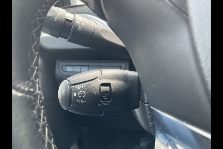 Peugeot 2008 1.2 PureTech Allure Trekhaak Pano Nav/Cam Cruise Voll.Onderhouden!