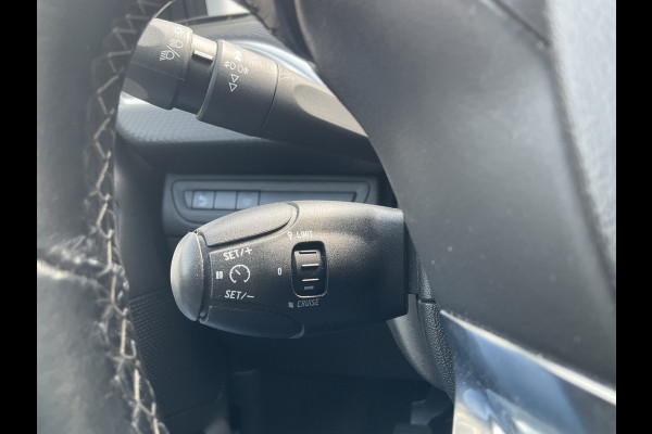 Peugeot 2008 1.2 PureTech Allure Trekhaak Pano Nav/Cam Cruise Voll.Onderhouden!