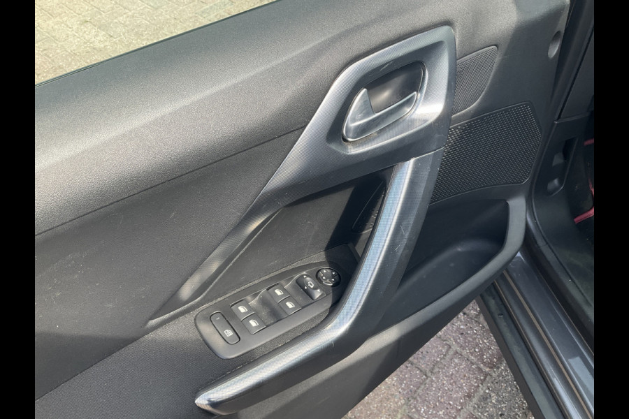 Peugeot 2008 1.2 PureTech Allure Trekhaak Pano Nav/Cam Cruise Voll.Onderhouden!