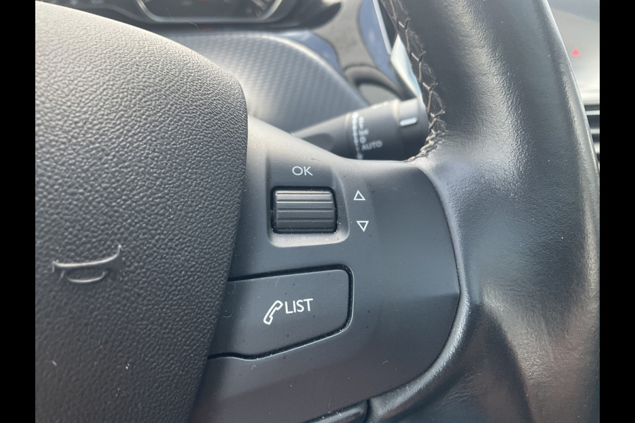 Peugeot 2008 1.2 PureTech Allure Trekhaak Pano Nav/Cam Cruise Voll.Onderhouden!