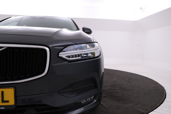 Volvo V90 2.0 T5 Momentum Leer, Trekhaak, Automaat.