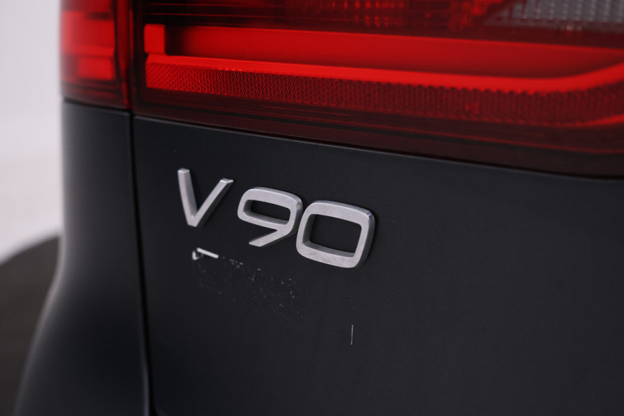 Volvo V90 2.0 T5 Momentum Leer, Trekhaak, Automaat.