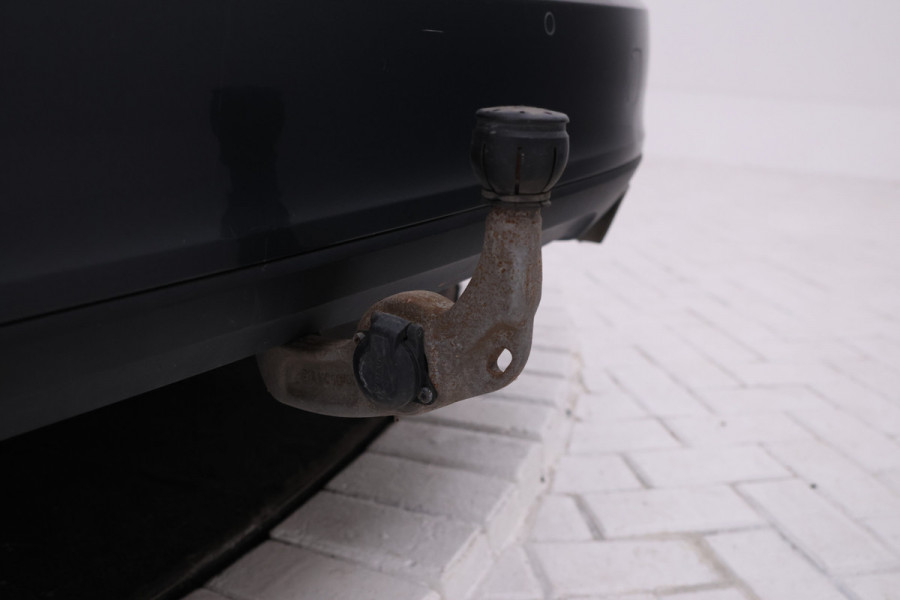 Volvo V90 2.0 T5 Momentum Leer, Trekhaak, Automaat.