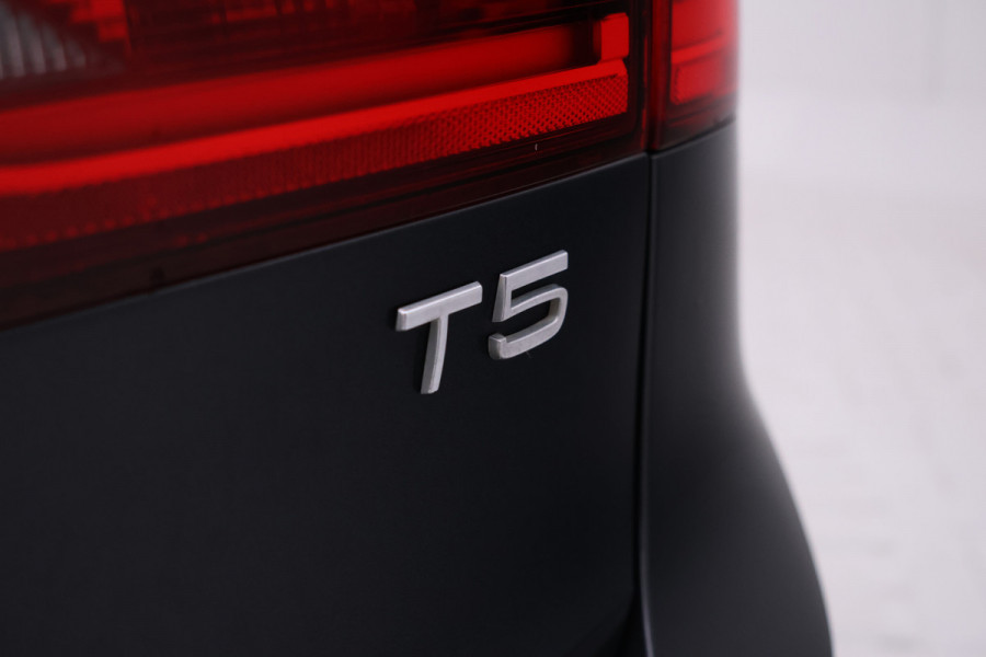Volvo V90 2.0 T5 Momentum Leer, Trekhaak, Automaat.