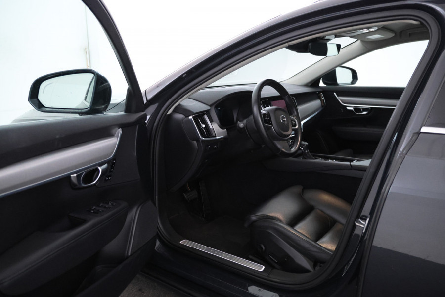 Volvo V90 2.0 T5 Momentum Leer, Trekhaak, Automaat.