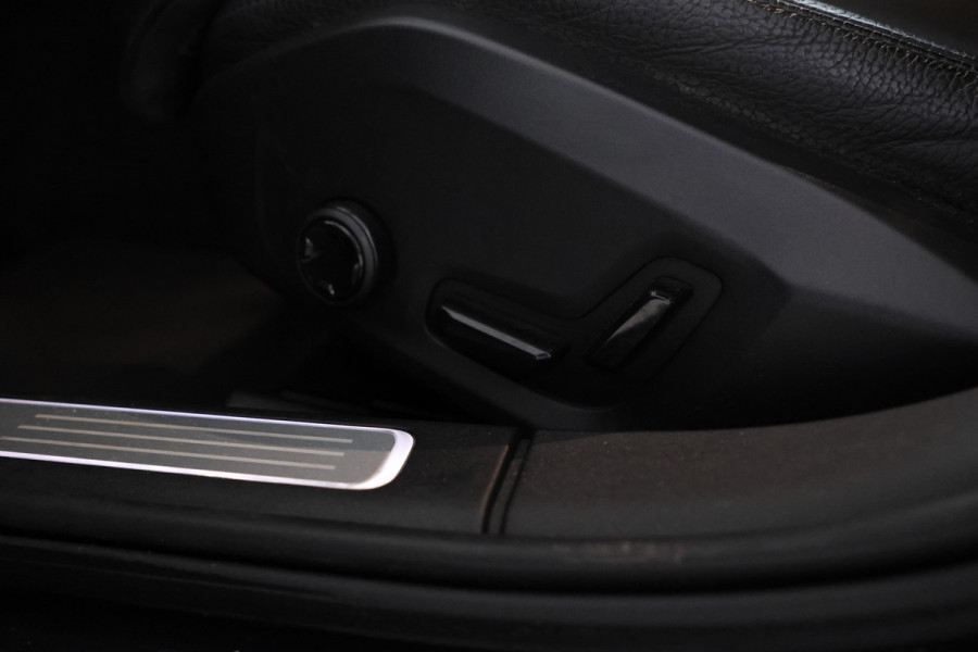 Volvo V90 2.0 T5 Momentum Leer, Trekhaak, Automaat.