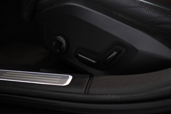 Volvo V90 2.0 T5 Momentum Leer, Trekhaak, Automaat.