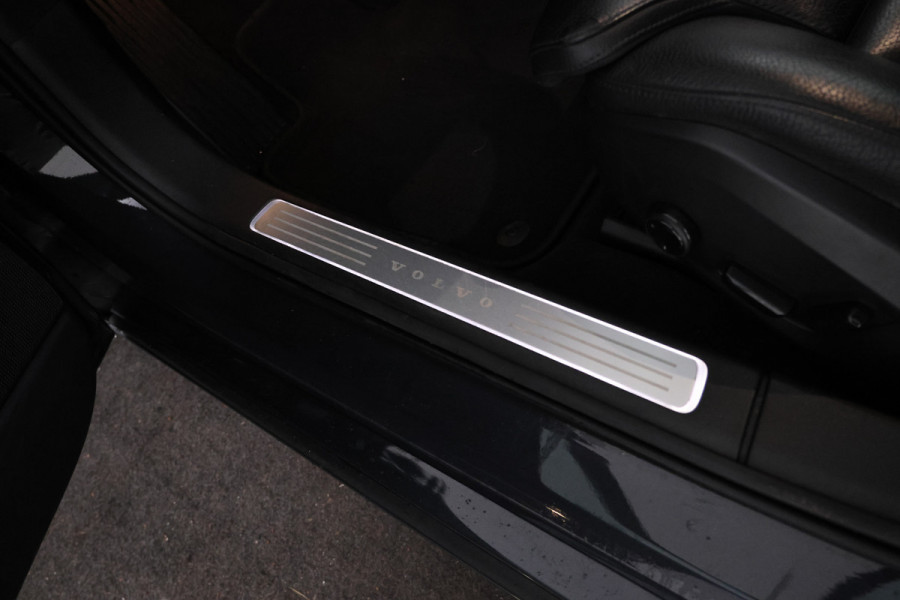 Volvo V90 2.0 T5 Momentum Leer, Trekhaak, Automaat.