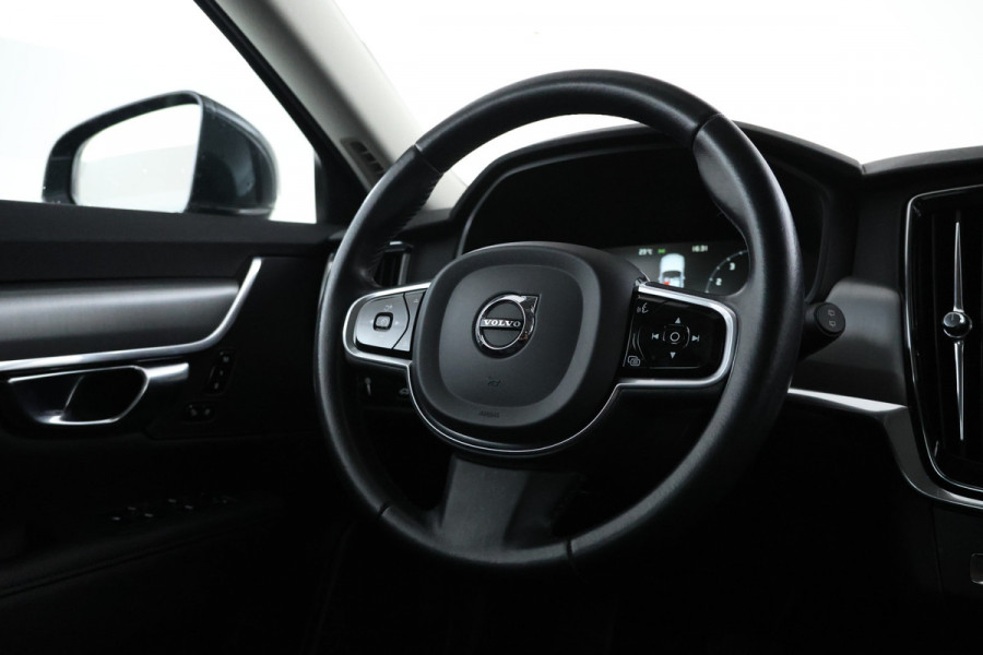 Volvo V90 2.0 T5 Momentum Leer, Trekhaak, Automaat.