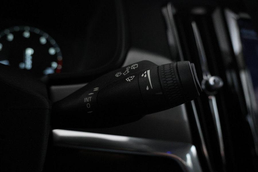 Volvo V90 2.0 T5 Momentum Leer, Trekhaak, Automaat.