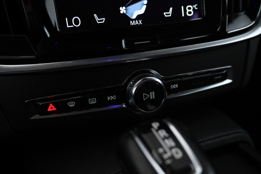 Volvo V90 2.0 T5 Momentum Leer, Trekhaak, Automaat.