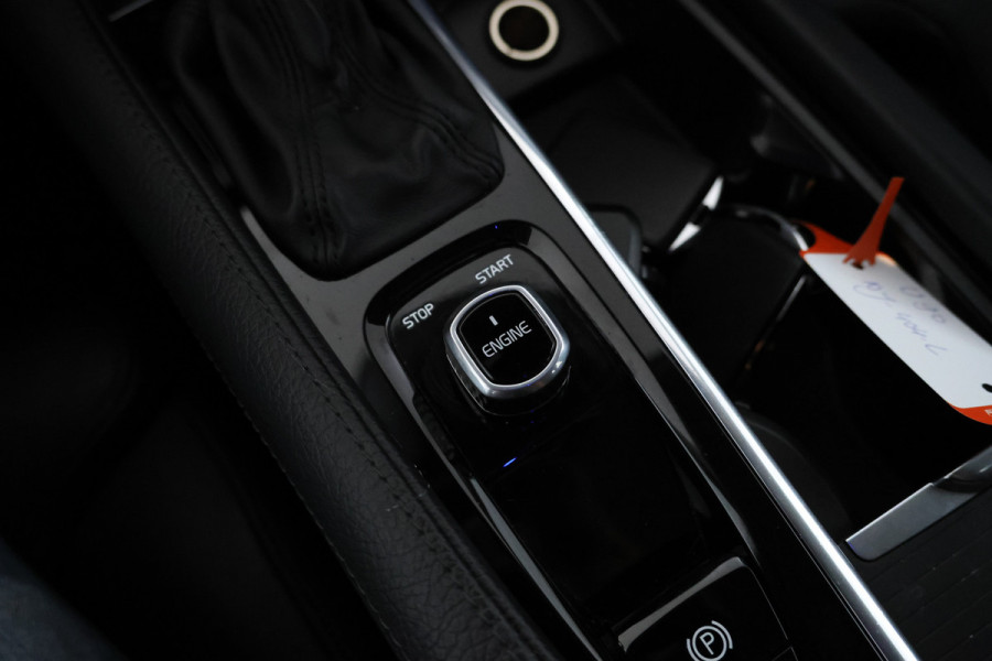 Volvo V90 2.0 T5 Momentum Leer, Trekhaak, Automaat.