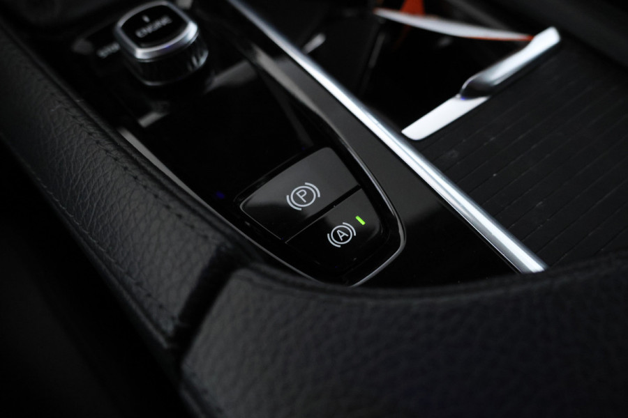 Volvo V90 2.0 T5 Momentum Leer, Trekhaak, Automaat.