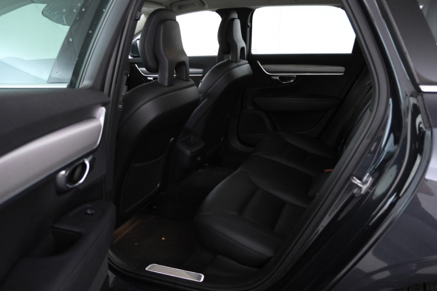Volvo V90 2.0 T5 Momentum Leer, Trekhaak, Automaat.