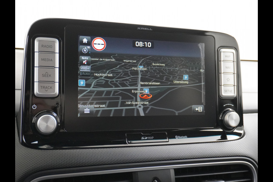 Hyundai Kona EV 64kWh 204pk Premium Leer Head-Up Display Apple Carplay Android Navi Camera Elektr.Stoelen+Verwarmd Adaptive Cruise/Stop&Go Ze Pdc Subwoofer Bluetooth Dodehoek detector Privacy Glas Rijstrooksensor