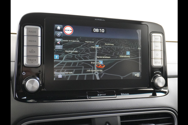 Hyundai Kona EV 64kWh 204pk Premium Leer Head-Up Display Apple Carplay Android Navi Camera Elektr.Stoelen+Verwarmd Adaptive Cruise/Stop&Go Ze Pdc Subwoofer Bluetooth Dodehoek detector Privacy Glas Rijstrooksensor