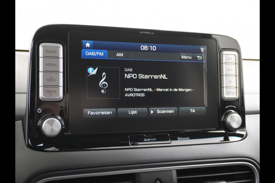 Hyundai Kona EV 64kWh 204pk Premium Leer Head-Up Display Apple Carplay Android Navi Camera Elektr.Stoelen+Verwarmd Adaptive Cruise/Stop&Go Ze Pdc Subwoofer Bluetooth Dodehoek detector Privacy Glas Rijstrooksensor