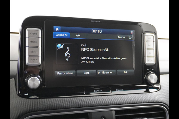 Hyundai Kona EV 64kWh 204pk Premium Leer Head-Up Display Apple Carplay Android Navi Camera Elektr.Stoelen+Verwarmd Adaptive Cruise/Stop&Go Ze Pdc Subwoofer Bluetooth Dodehoek detector Privacy Glas Rijstrooksensor