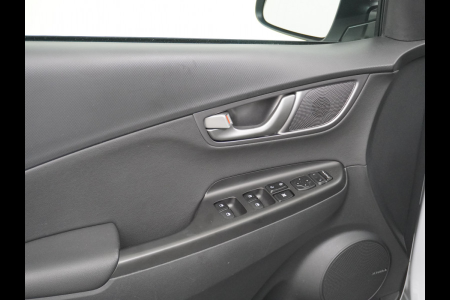 Hyundai Kona EV 64kWh 204pk Premium Leer Head-Up Display Apple Carplay Android Navi Camera Elektr.Stoelen+Verwarmd Adaptive Cruise/Stop&Go Ze Pdc Subwoofer Bluetooth Dodehoek detector Privacy Glas Rijstrooksensor
